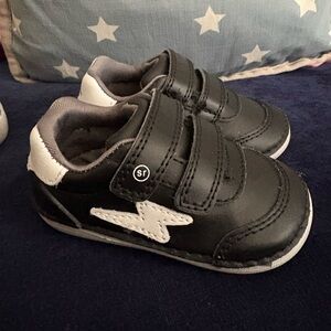 Stride Rite baby infant shoes sneakers black white 4 first walker